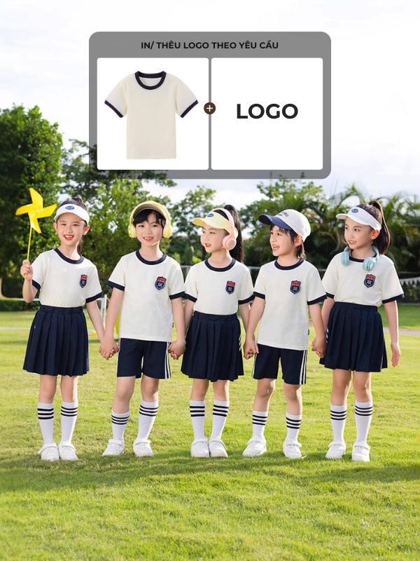 Hình in logo rõ nét, màu sắc tươi sáng nằm ở ngực trái áo