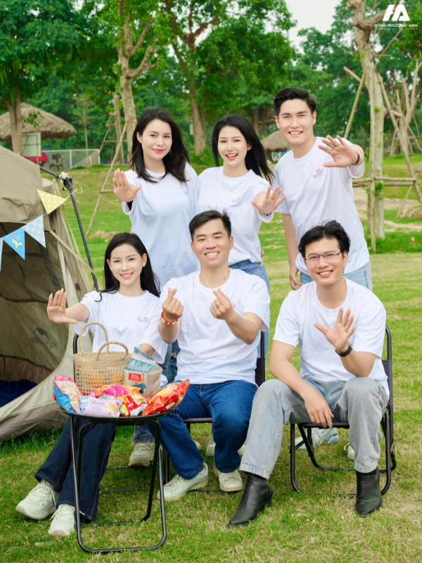 Nhà Cái FLY88.COM Xanh Chín, Uy Tín Tặng 188k họp lớp 10 năm cổ tròn màu trắng