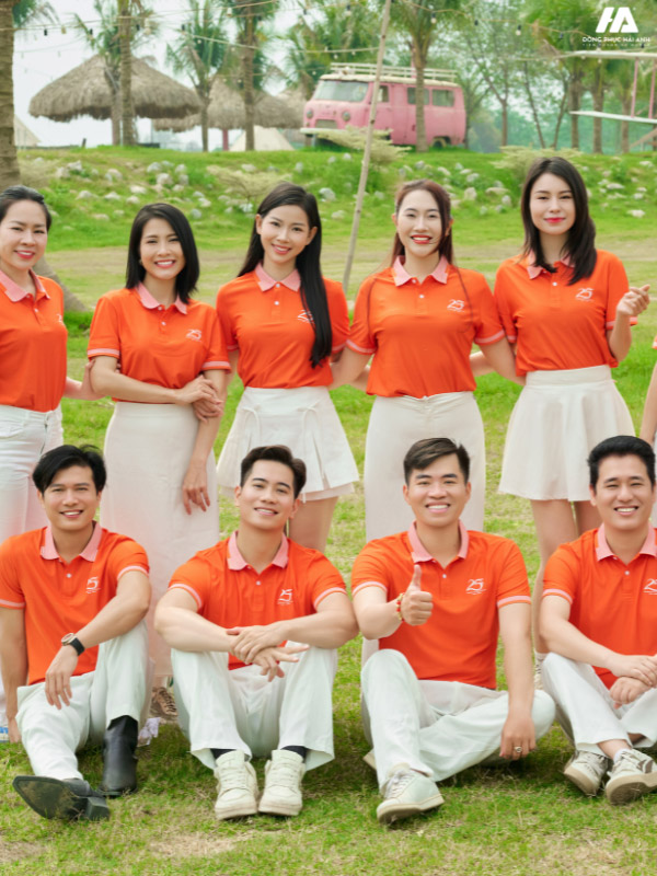 Khám phá mẫu Nhà Cái FLY88.COM Xanh Chín, Uy Tín Tặng 188k họp lớp 25 năm trường THPT Nguyễn Huệ
