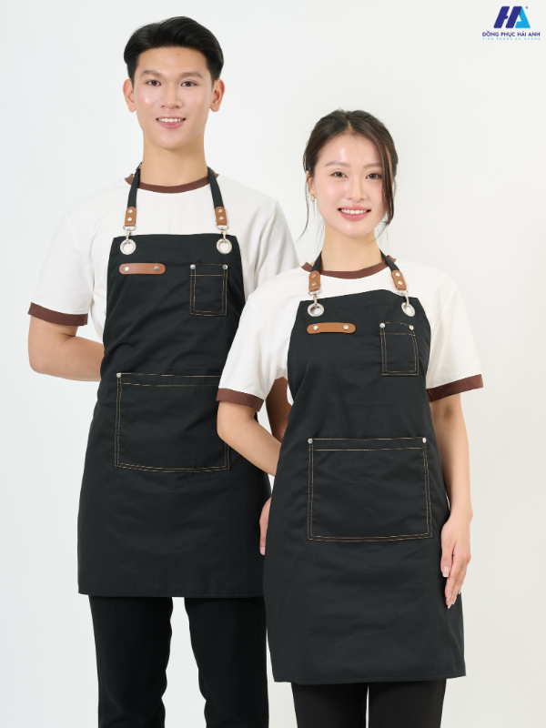Những đặc điểm trong thiết kế và màu sắc của tạp dề yếm phối da màu đen